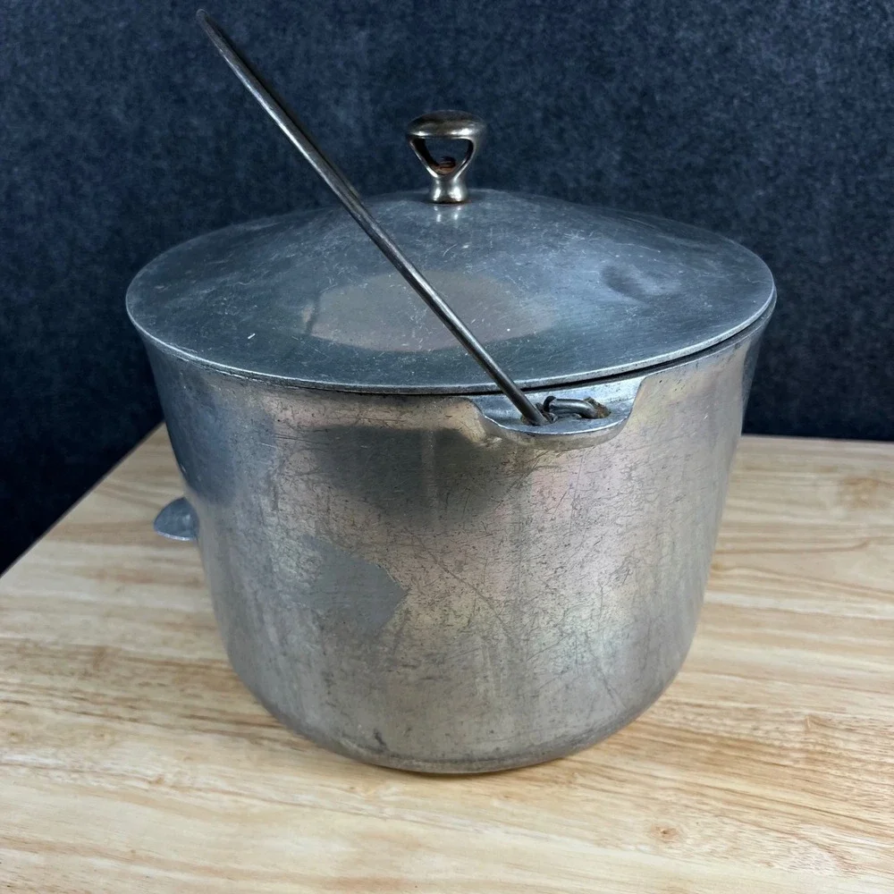 Vintage Wagner Sidney O Magnalite Aluminum Dutch Oven Pot with Lid 8 B 8 FB